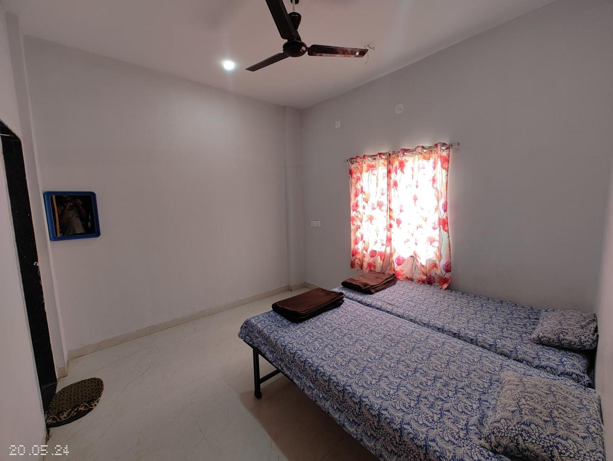 Aadishkti Bhakt Nivas Otel Tuljapur Dış mekan fotoğraf